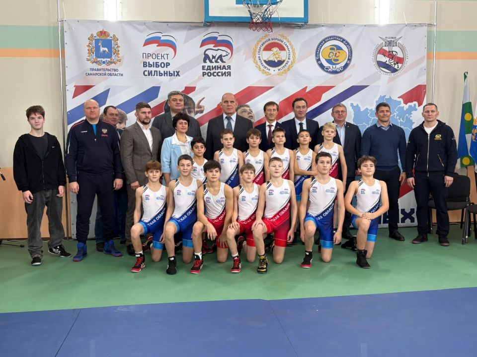 Александр Карелин открыл секцию борьбы, самбо и дзюдо в Самарской области по партпроекту Единой России «Выбор сильных»