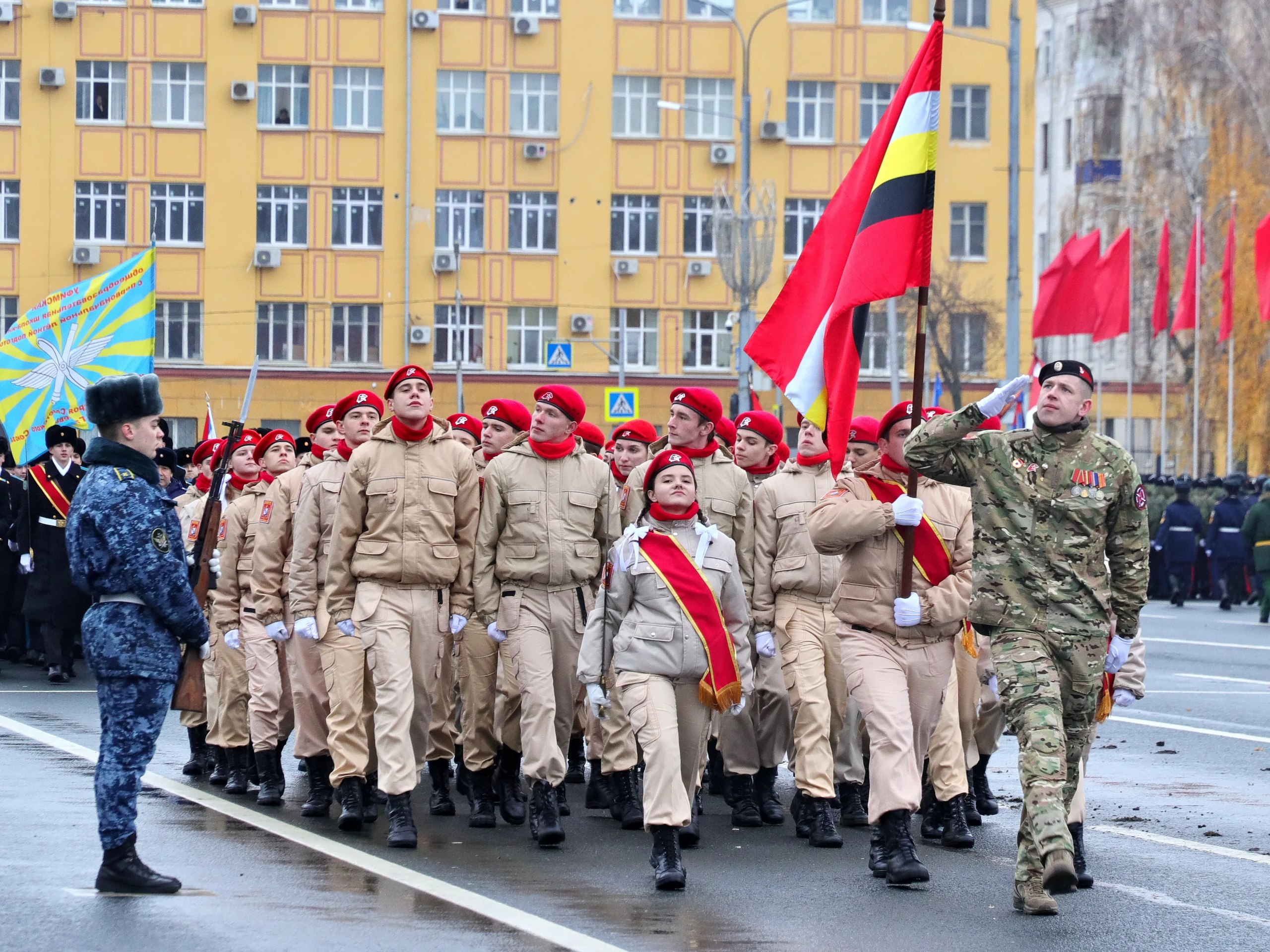 Артём Туров: Сегодня в Самаре прошел юбилейный XV Парад Памяти Артём Туров: Сегодня в Самаре прошел юбилейный XV Парад Памяти