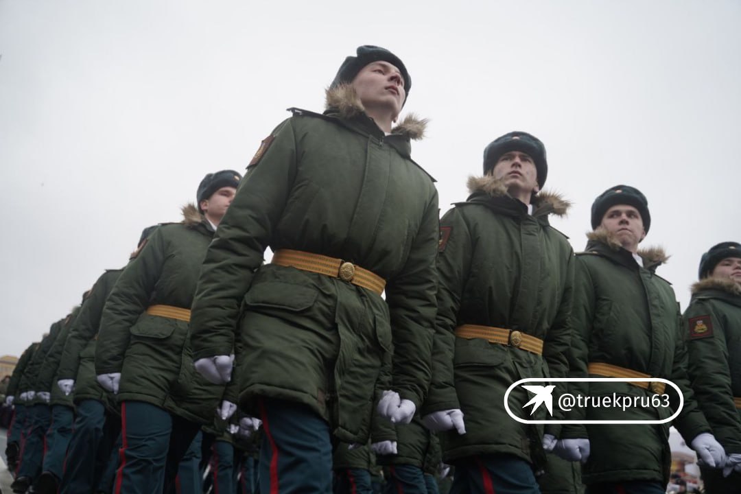 Парадные расчеты на площади Куйбышева в объективе фотокорреспондента «КП-Самара» Парадные расчеты на площади Куйбышева в объективе фотокорреспондента «КП-Самара»