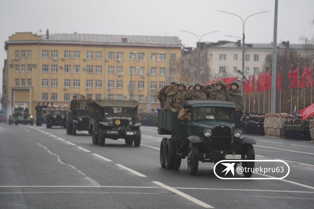 А вот и техника времен Великой Отечественной войны А вот и техника времен Великой Отечественной войны
