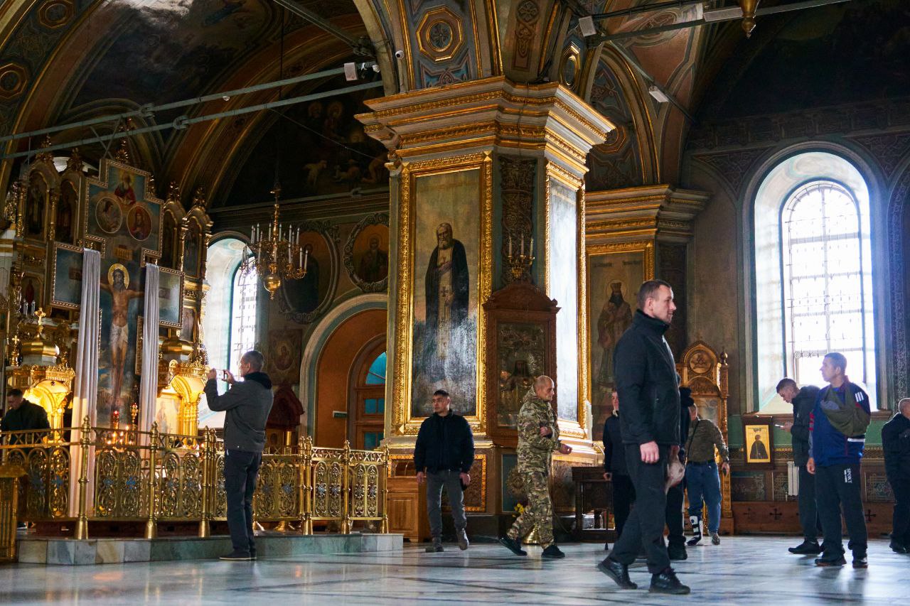 Раненые участники СВО побывали на экскурсии по городу Раненые участники СВО побывали на экскурсии по городу