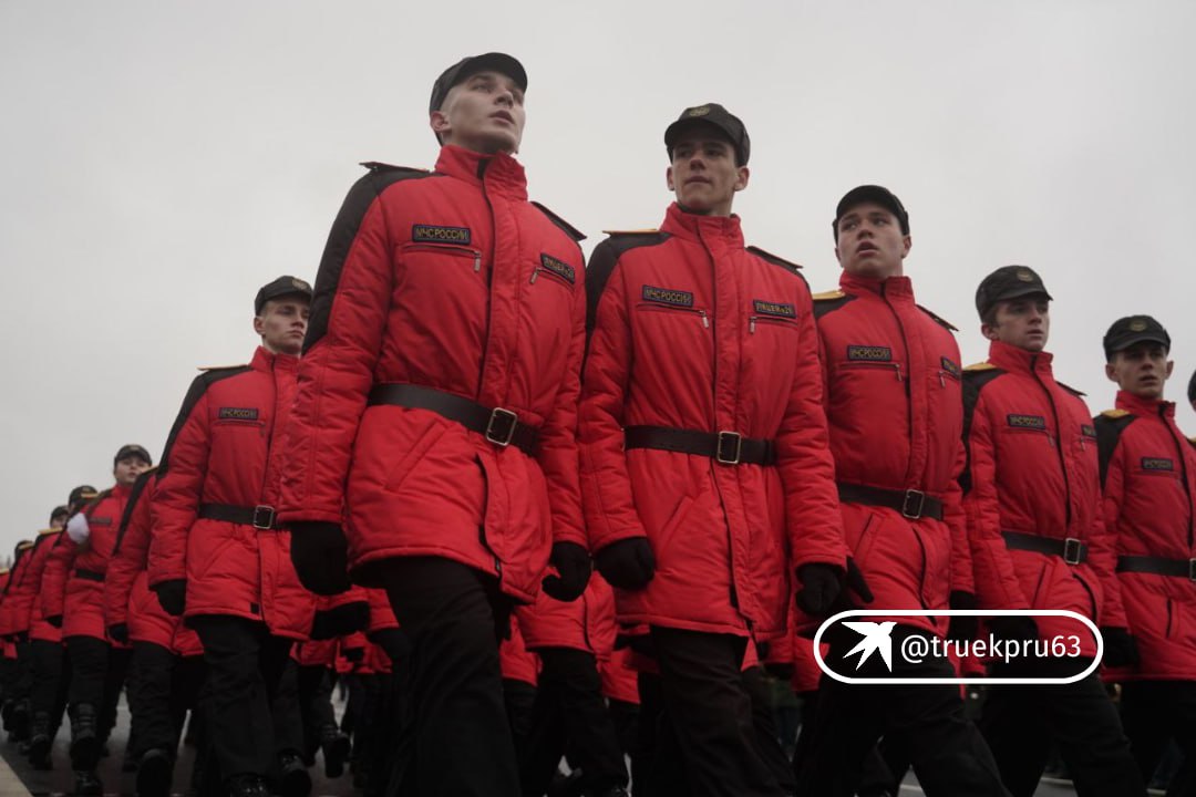 Парадные расчеты на площади Куйбышева в объективе фотокорреспондента «КП-Самара» Парадные расчеты на площади Куйбышева в объективе фотокорреспондента «КП-Самара»