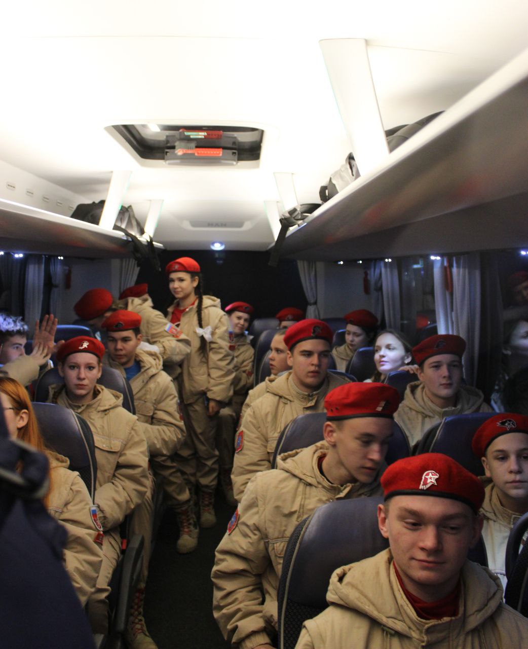 7 ноября. С 5 часов утра на площади у Дворца творчества детей и молодежи собираются курсанты юнармейского отряда «Щит» 7 ноября. С 5 часов утра на площади у Дворца творчества детей и молодежи собираются курсанты юнармейского отряда «Щит»