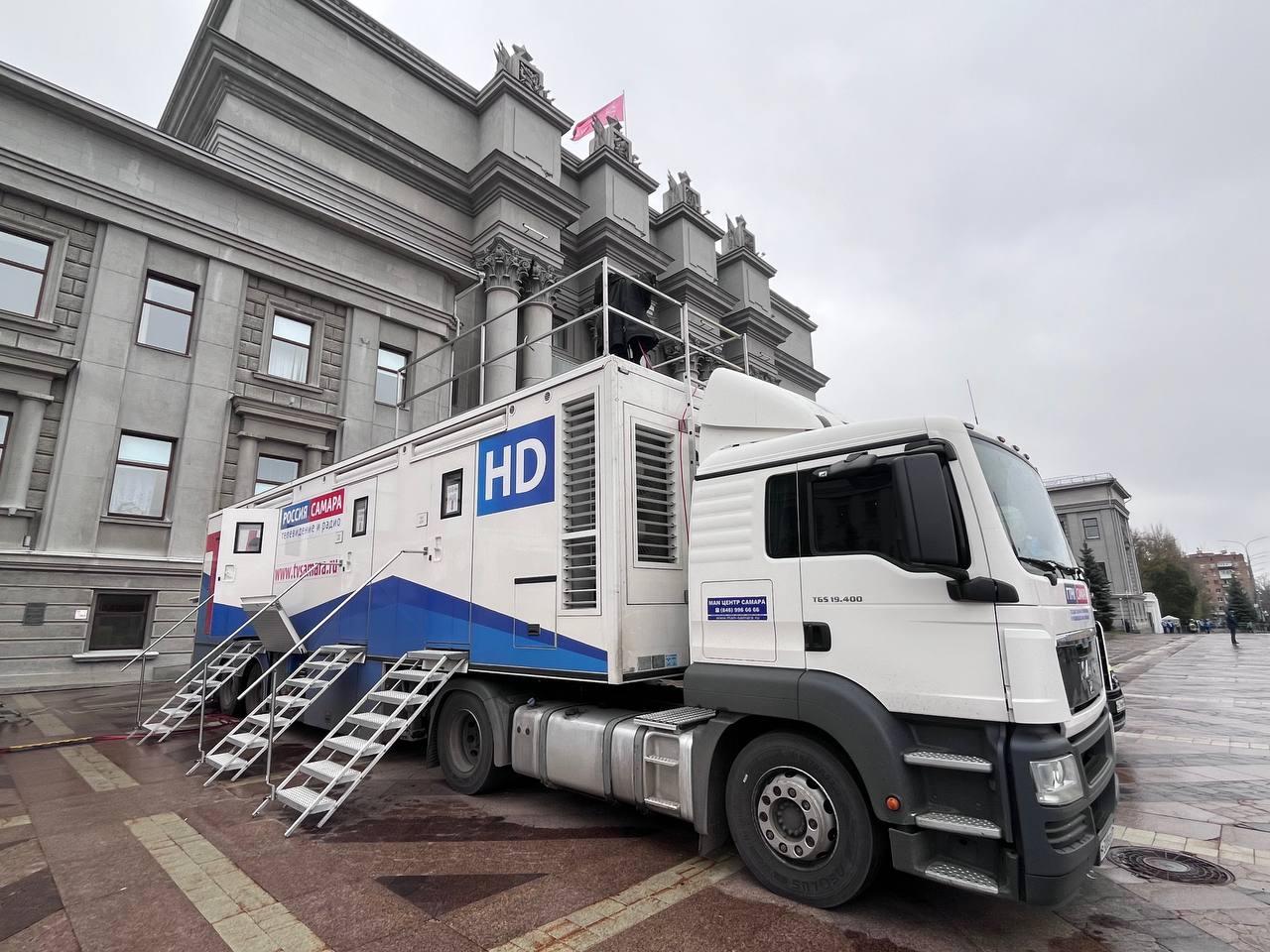 Площадь Куйбышева готовится к началу Парада Памяти Площадь Куйбышева готовится к началу Парада Памяти