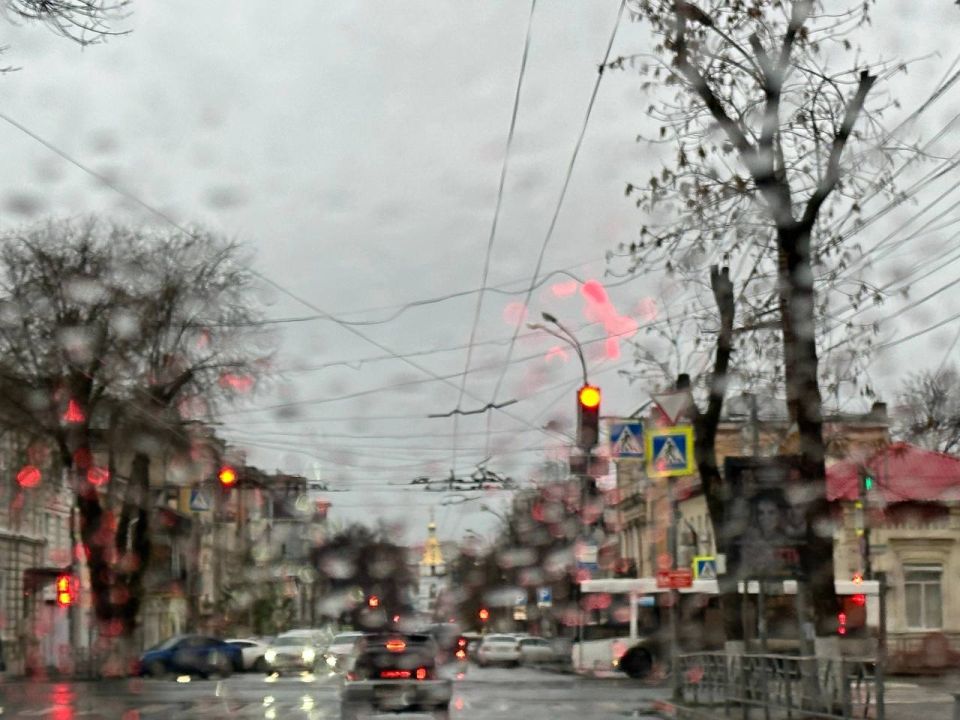 На большей территории региона наблюдается сильные осадки в виде дождя