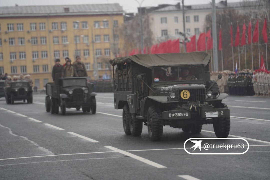 А вот и техника времен Великой Отечественной войны А вот и техника времен Великой Отечественной войны