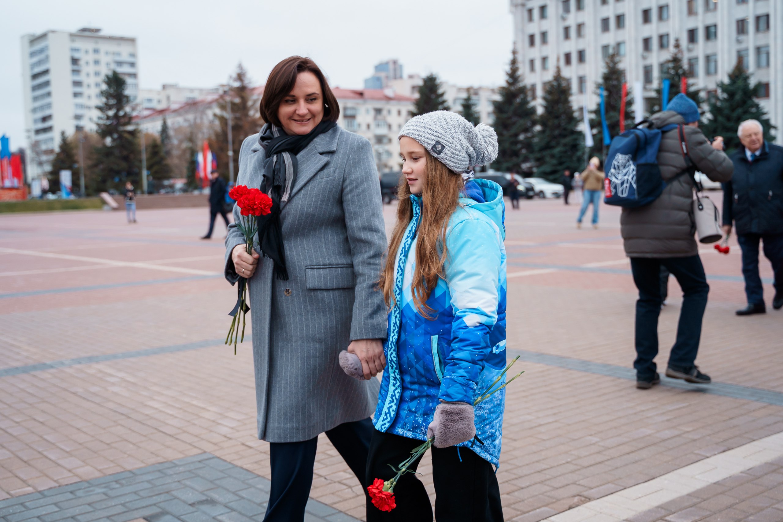 Члены Совета при Президенте по развитию физкультуры и спорта возложили цветы к Вечному огню Члены Совета при Президенте по развитию физкультуры и спорта возложили цветы к Вечному огню