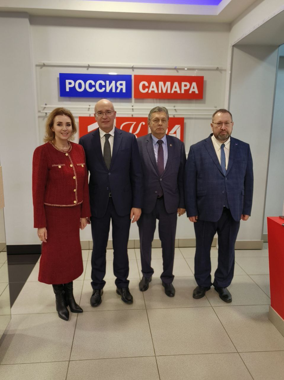 После записи в студии флагмана ГЛАВНОГО МЕДИАХОЛДИНГА РОССИИ генеральному директору ИА России ТАСС Андрею Кондрашову провели экскурсию по телерадиокомпании После записи в студии флагмана ГЛАВНОГО МЕДИАХОЛДИНГА РОССИИ генеральному директору ИА России ТАСС Андрею Кондрашову провели экскурсию по телерадиокомпании