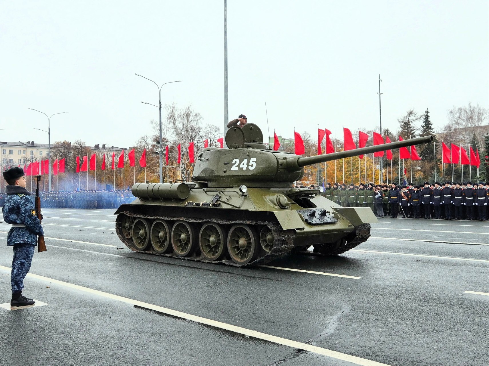 Артём Туров: Сегодня в Самаре прошел юбилейный XV Парад Памяти Артём Туров: Сегодня в Самаре прошел юбилейный XV Парад Памяти