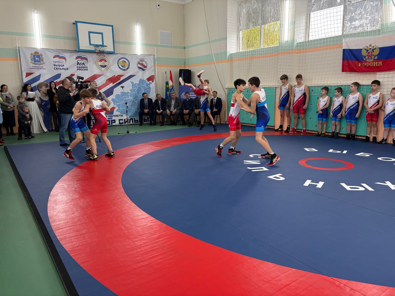 Александр Карелин открыл секцию борьбы, самбо и дзюдо в Самарской области по партпроекту Единой России «Выбор сильных» Александр Карелин открыл секцию борьбы, самбо и дзюдо в Самарской области по партпроекту Единой России «Выбор сильных»