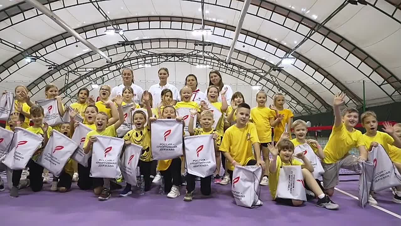 330 детей стали участниками фестиваля тенниса в Тольятти