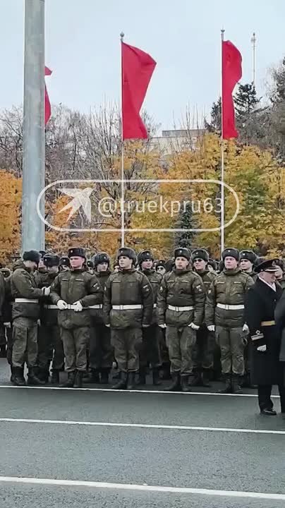 К Параду готовы! И участники, и корреспондент «КП-Самара», который сейчас находится в центре событий на площади Куйбышева