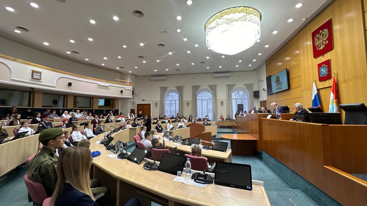 В Самарской Губернской думе награждают победителей патриотического конкурса, который проводился в регионе в преддверии Парада Памяти