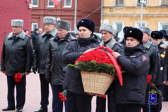 8 ноября – День памяти погибших при выполнении служебных обязанностей сотрудников органов внутренних дел Российской Федерации 8 ноября – День памяти погибших при выполнении служебных обязанностей сотрудников органов внутренних дел Российской Федерации