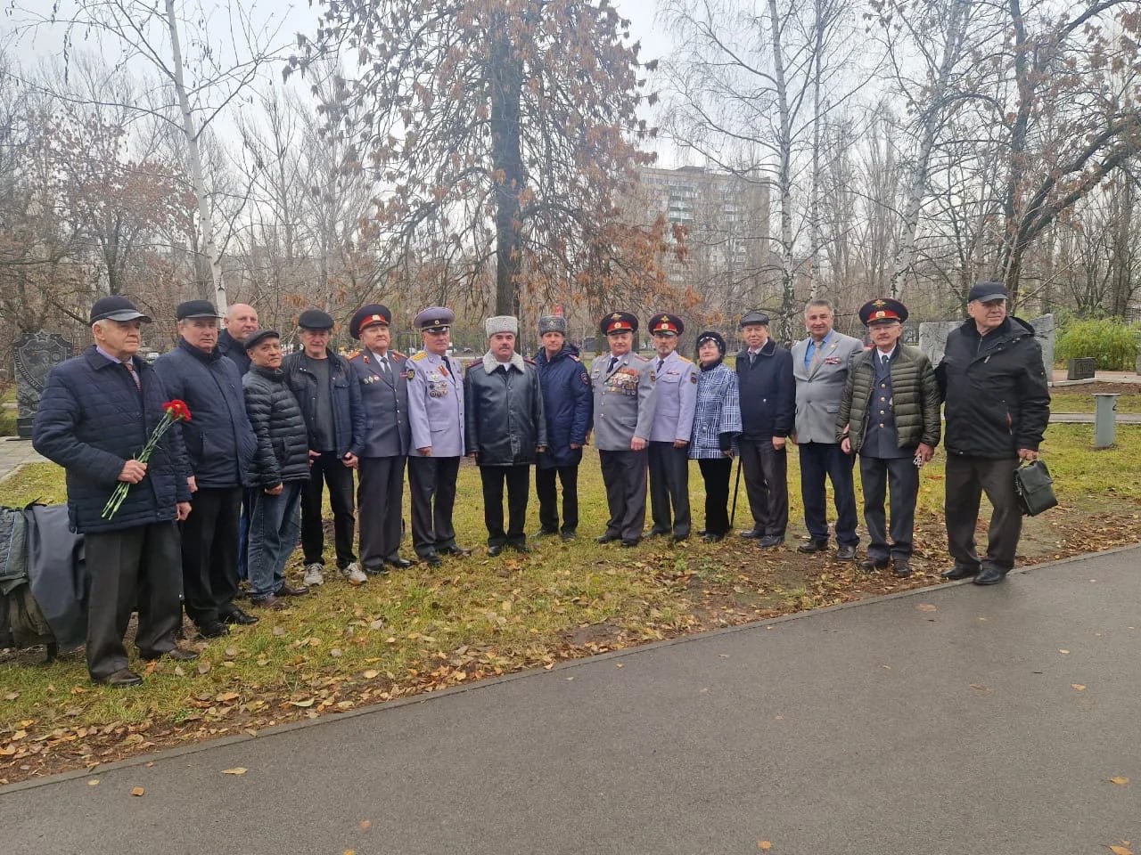 В Тольятти почтили память погибших при выполнении служебных обязанностей сотрудников В Тольятти почтили память погибших при выполнении служебных обязанностей сотрудников