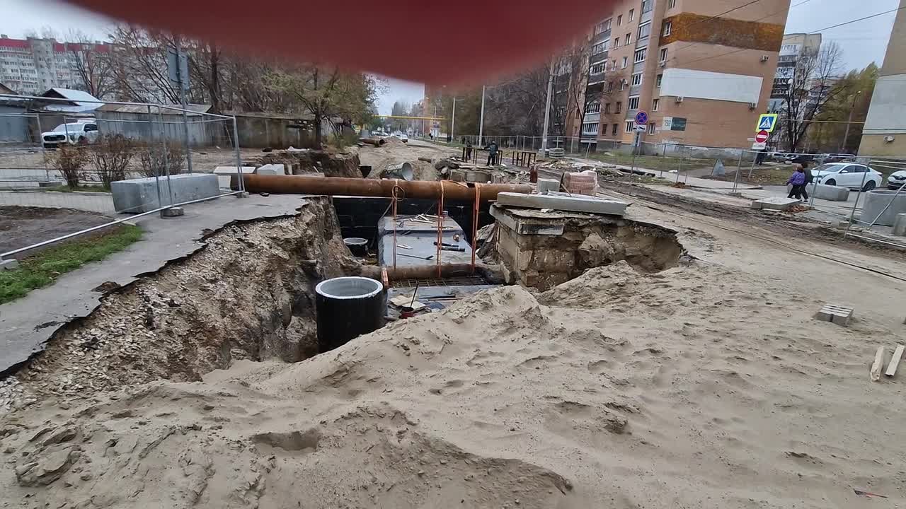Жители Самары жалуются на аварийную ситуацию с трубопроводом на перекрестке Майская/Нагорная