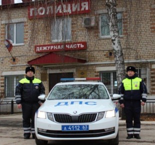 В Самарской области госавтоинспекторы оказали помощь водителю, попавшему в трудную жизненную ситуацию