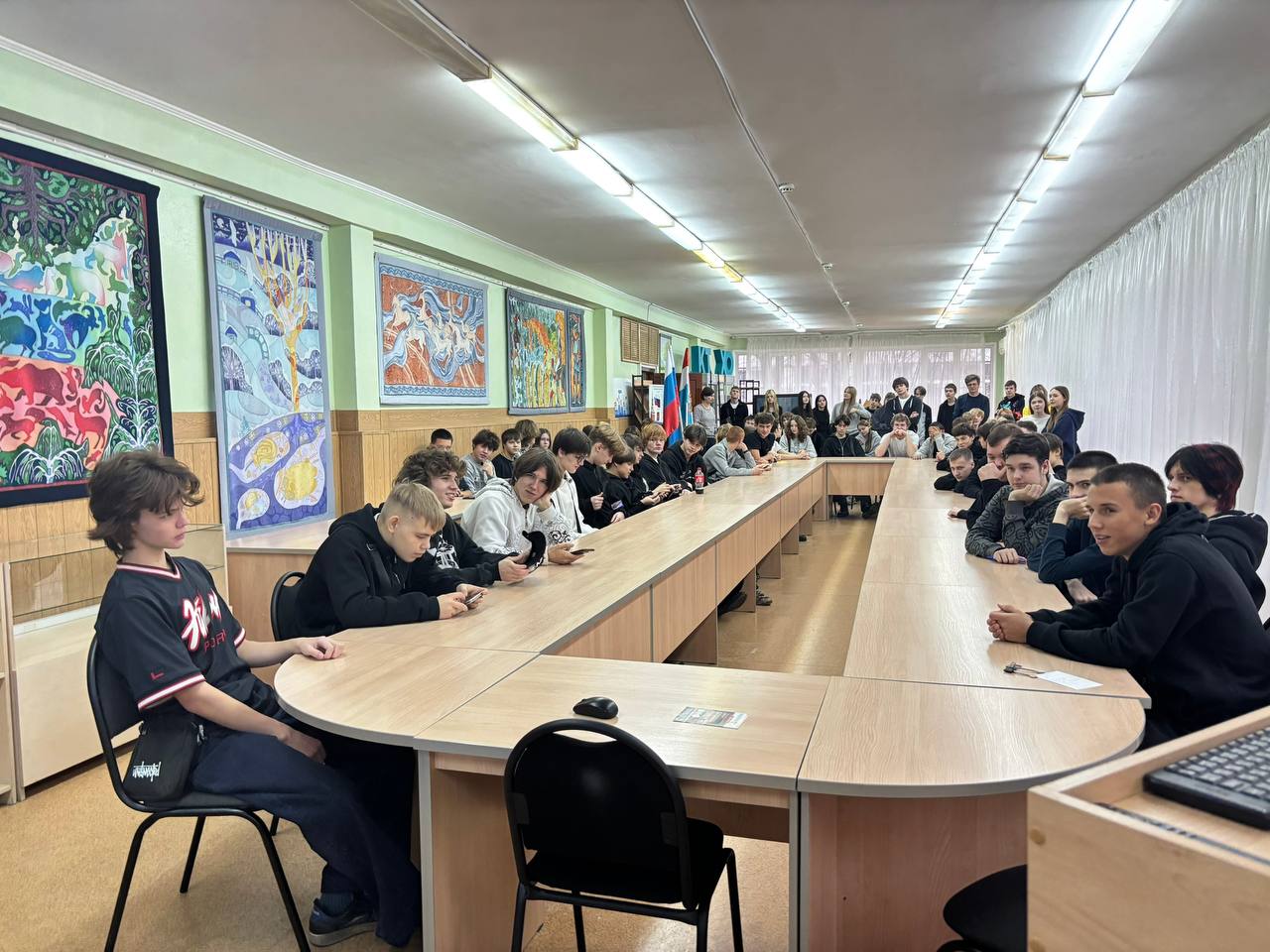 Сотрудники #ГосавтоинспекцииТольятти проводят занятия по безопасности дорожного движения для учащихся средних профессиональных образовательных учреждений Сотрудники #ГосавтоинспекцииТольятти проводят занятия по безопасности дорожного движения для учащихся средних профессиональных образовательных учреждений