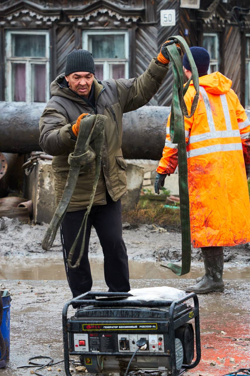 По информации руководителя ООО «Сызраньводоканал» в настоящее время продолжаются работы по капитальному ремонту сетей водоснабжения по улицам Володарского — Свердлова, Дзержинского — Свердлова, Кирова — Володарского По информации руководителя ООО «Сызраньводоканал» в настоящее время продолжаются работы по капитальному ремонту сетей водоснабжения по улицам Володарского — Свердлова, Дзержинского — Свердлова, Кирова — Володарского