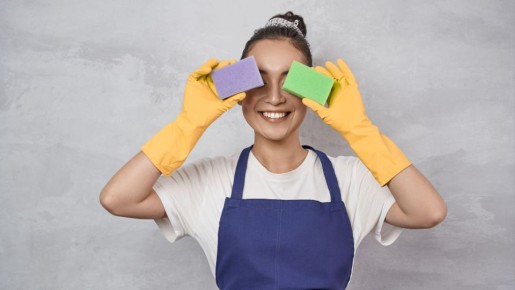 От пятен на обоях не останется и следа: неожиданный способ отмыть стены от жира