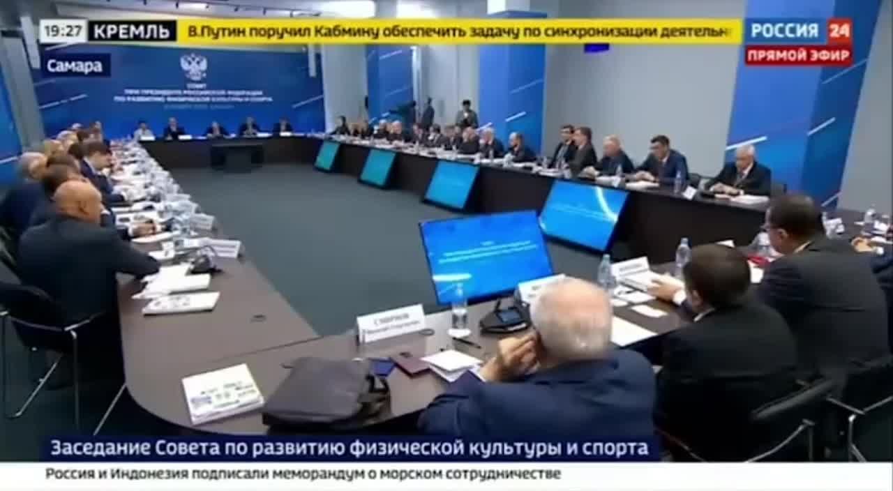 Виктория Мельникова: Справедливая инициатива!. Поздравляю всех земляков, кто жизнь свою не представляет без спорта и физической культуры "Заслуженных работников физической культуры и спорта ДНР / Украины" приравняют к...