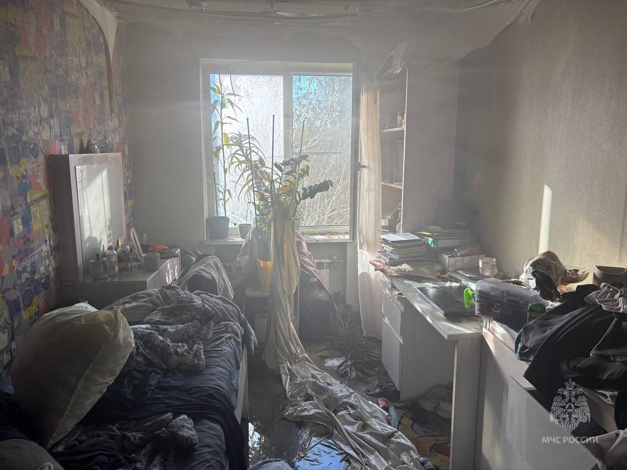 На пожаре в Самаре огнеборцы спасли пятерых человек из-за загоревшегося роутера На пожаре в Самаре огнеборцы спасли пятерых человек из-за загоревшегося роутера