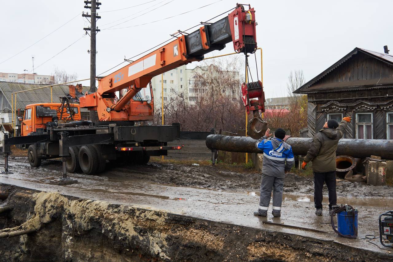По информации руководителя ООО «Сызраньводоканал» в настоящее время продолжаются работы по капитальному ремонту сетей водоснабжения по улицам Володарского — Свердлова, Дзержинского — Свердлова, Кирова — Володарского По информации руководителя ООО «Сызраньводоканал» в настоящее время продолжаются работы по капитальному ремонту сетей водоснабжения по улицам Володарского — Свердлова, Дзержинского — Свердлова, Кирова — Володарского