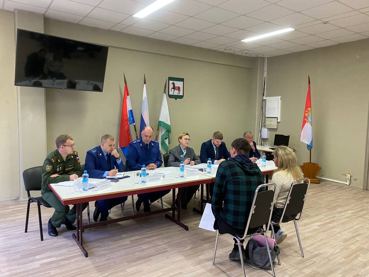 Проходит прием граждан в поселке городского типа Рощинский