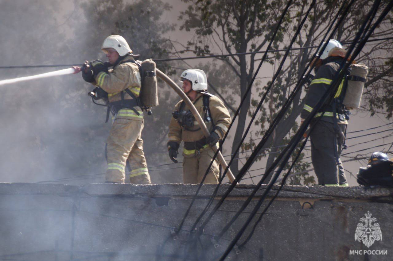 #Оперативнаясводка. За прошедшие сутки на территории Самарской области ликвидированы 8 пожаров в том числе: загорание частной бани в Красноглинском районе Самары на площади 60 кв.м