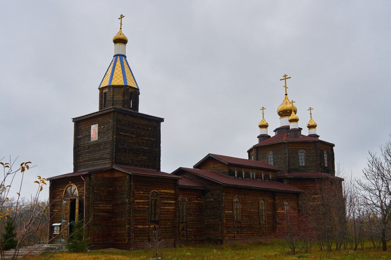 Ответ на загадку — храм в честь Феодоровской иконы Божией Матери в поселке Новокашпирский