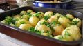 Летний вкус: как приготовить идеальный молодой картофель с ароматной зеленью