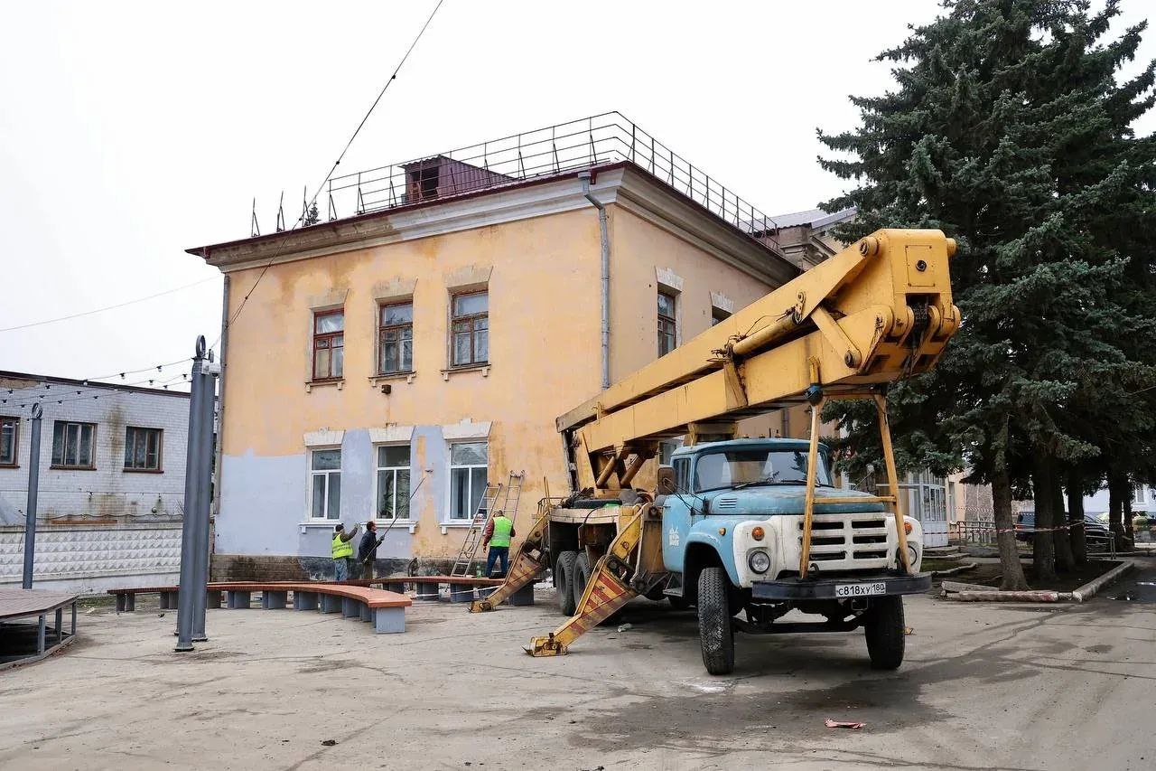 Сегодня губернатор Вячеслав Федорищев работал в городе Снежное Донецкой Народной Республики Сегодня губернатор Вячеслав Федорищев работал в городе Снежное Донецкой Народной Республики