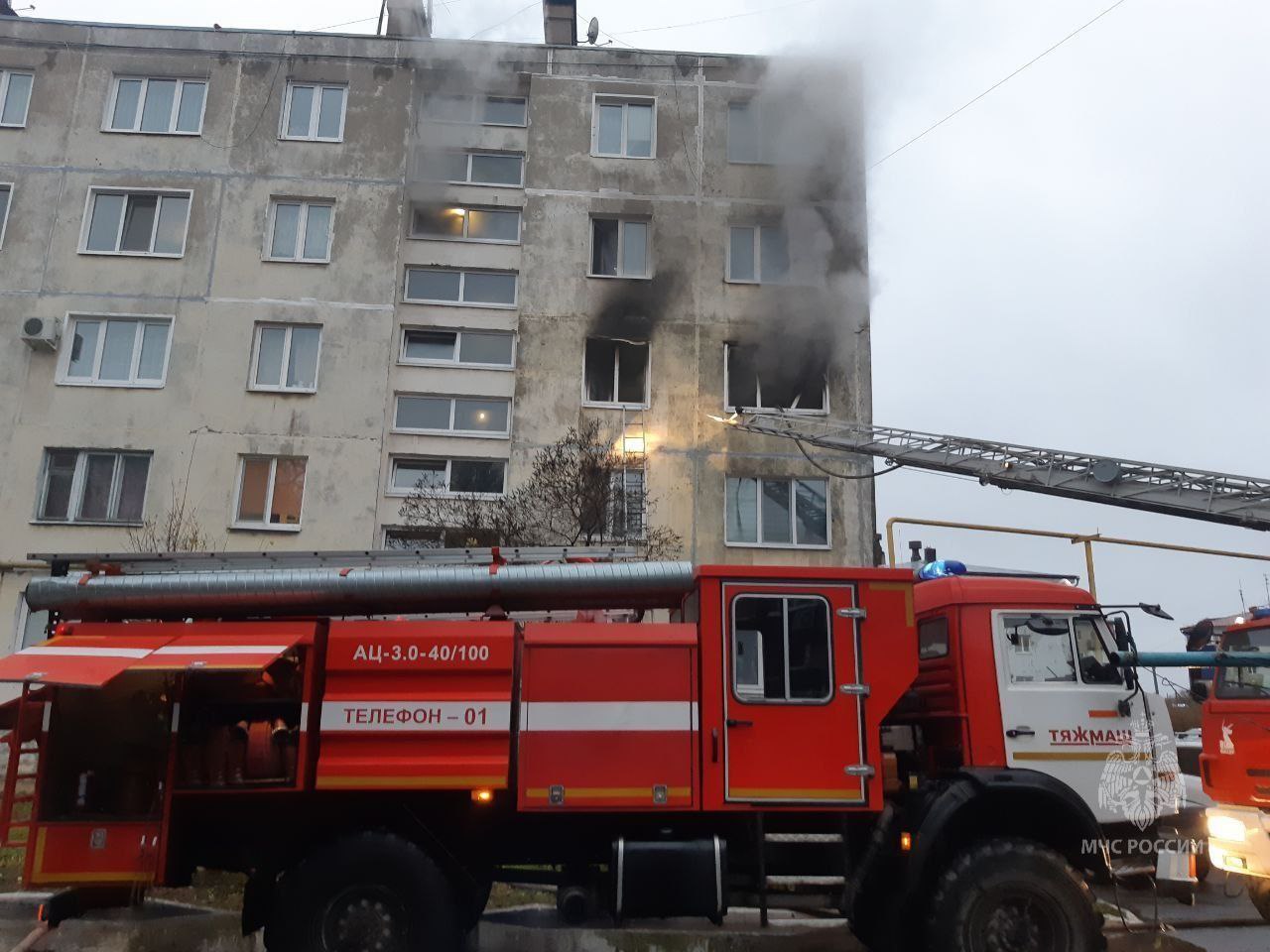 В Сызрани пожарные спасли мужчину при пожаре В Сызрани пожарные спасли мужчину при пожаре