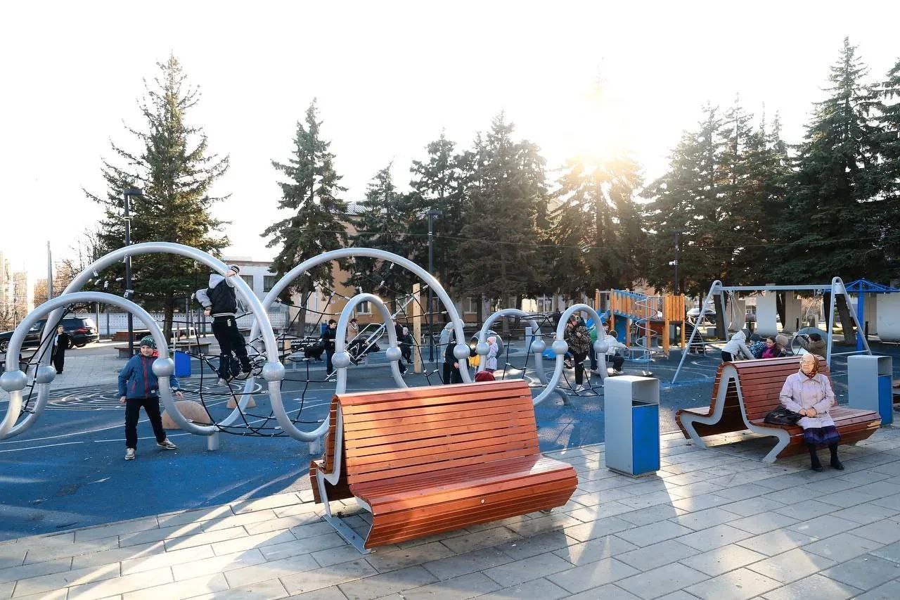 Сегодня губернатор Вячеслав Федорищев работал в городе Снежное Донецкой Народной Республики Сегодня губернатор Вячеслав Федорищев работал в городе Снежное Донецкой Народной Республики