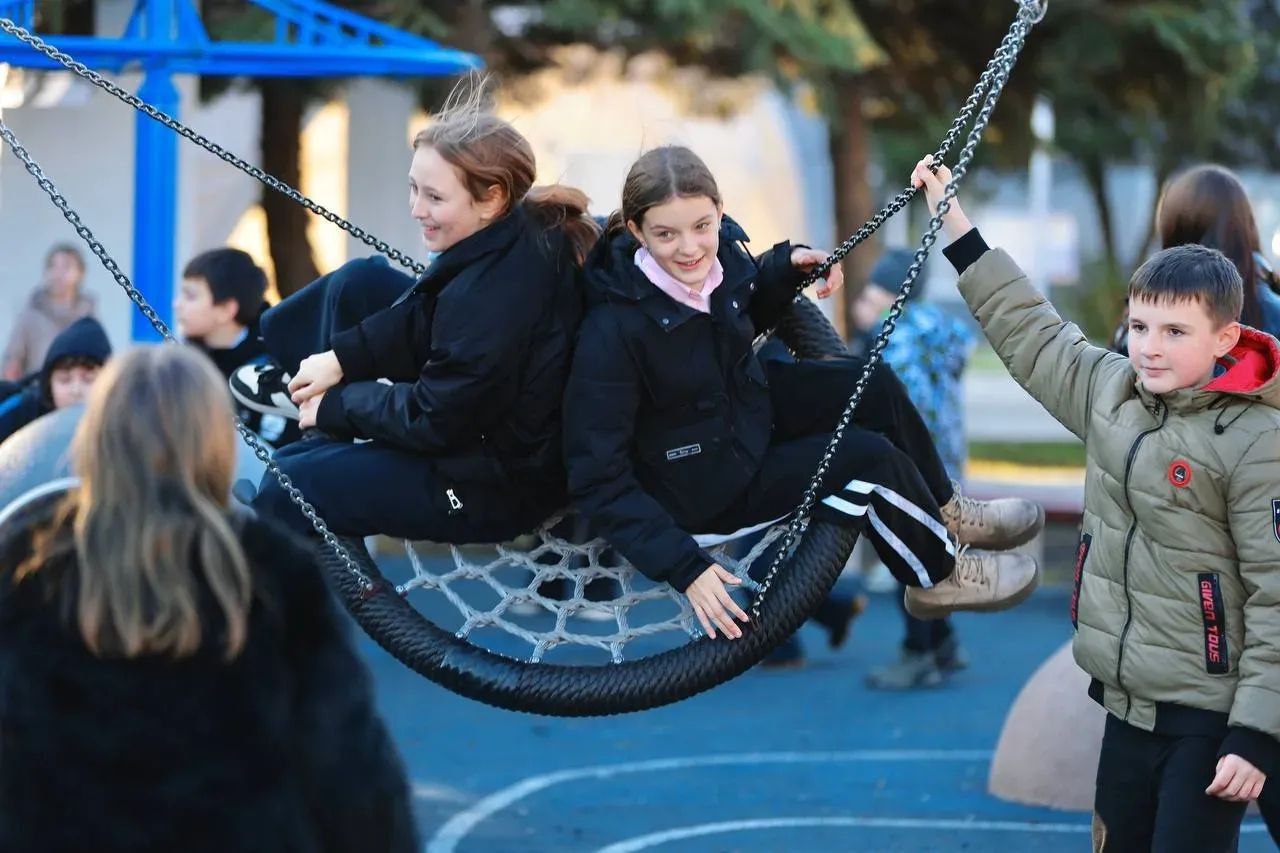 Сегодня губернатор Вячеслав Федорищев работал в городе Снежное Донецкой Народной Республики Сегодня губернатор Вячеслав Федорищев работал в городе Снежное Донецкой Народной Республики
