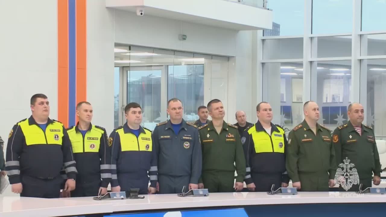 Глава МЧС России Александр Куренков наградил сотрудников Военной автомобильной инспекции