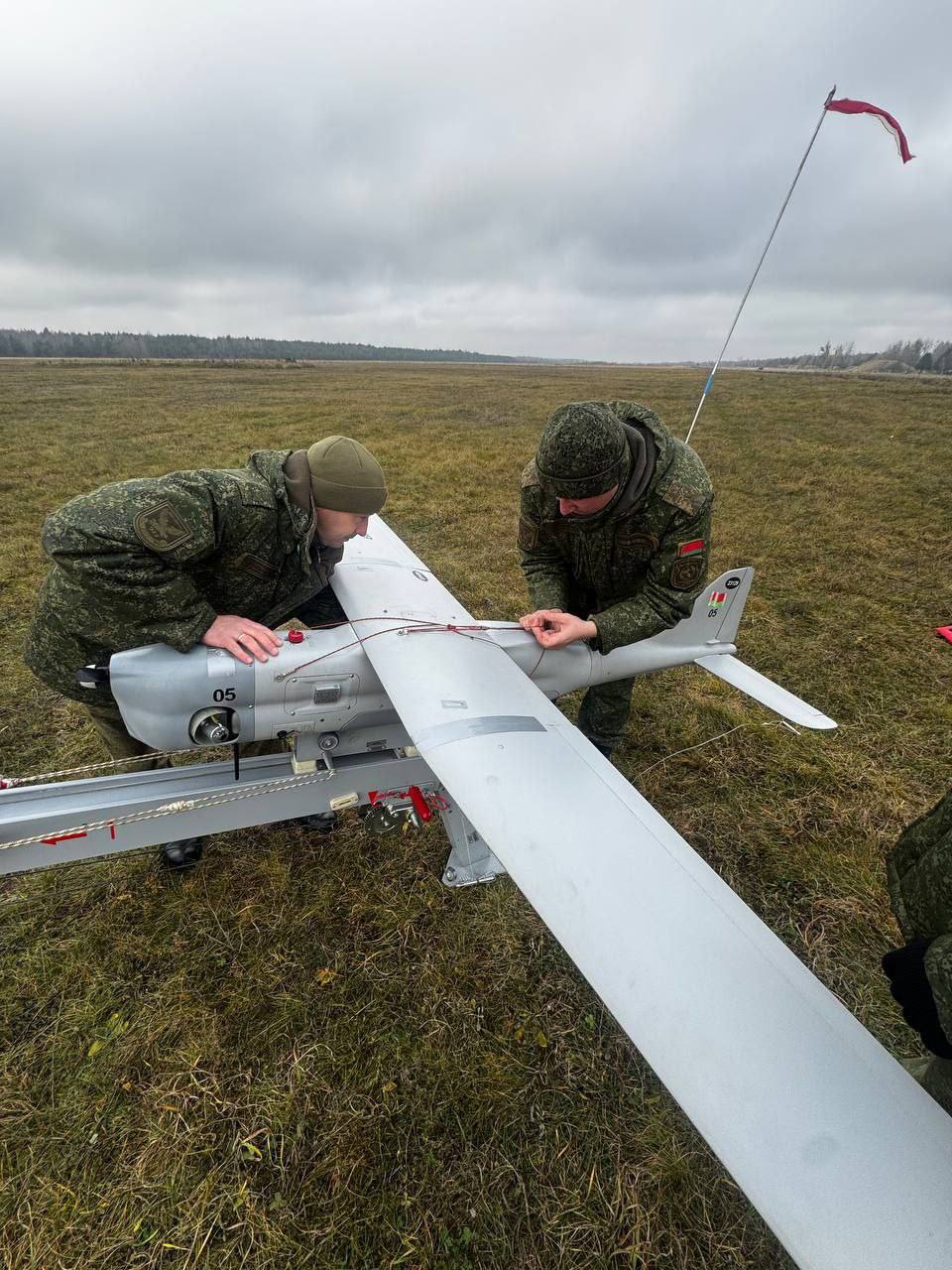 Самарские специалисты повышают квалификацию вооруженных сил Беларуси: выпускник «Школы героев» представил опыт применения дронов в СВО Самарские специалисты повышают квалификацию вооруженных сил Беларуси: выпускник «Школы героев» представил опыт применения дронов в СВО