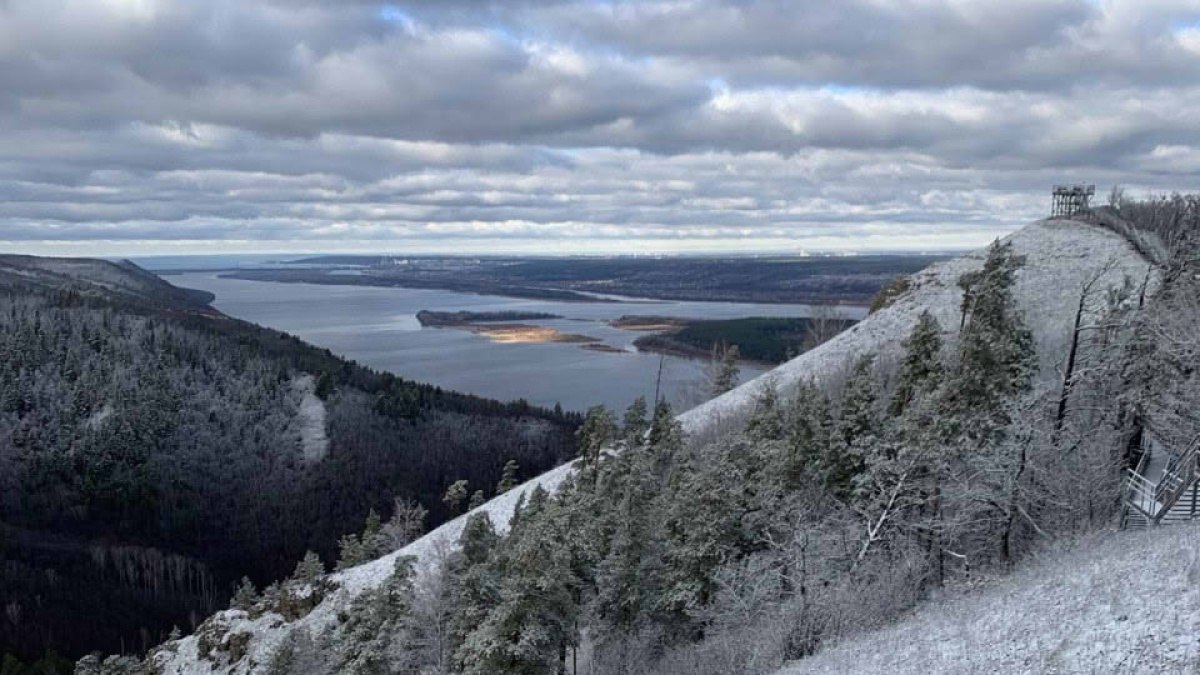 Жигулевские горы запорошило первым снегом под Самарой