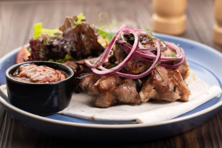 Шашлык съедят за минуту: весь секрет в этом потрясающем соусе