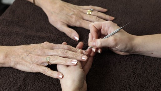 Не ведитесь на уловки мастеров: восстановить ногти после геля можно лишь этим способом