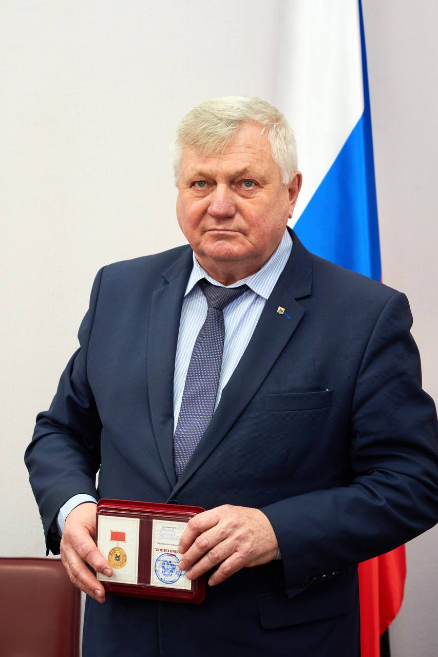 Сегодня на городской планёрке представил Павла Алексеевича Фомина — нового Руководителя Управления по общественной безопасности, делам ГО, ЧС и ликвидации последствий стихийных бедствий Сегодня на городской планёрке представил Павла Алексеевича Фомина — нового Руководителя Управления по общественной безопасности, делам ГО, ЧС и ликвидации последствий стихийных бедствий