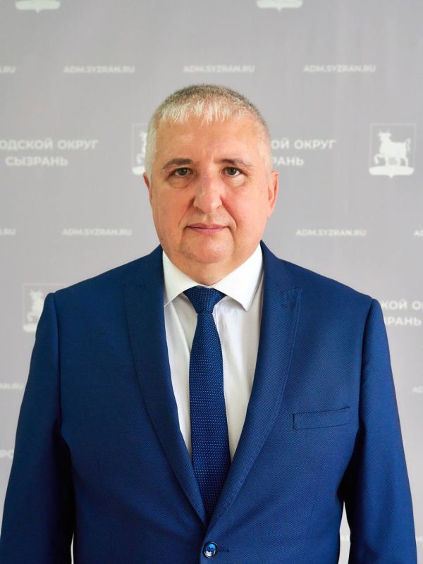 Сегодня на городской планёрке представил Павла Алексеевича Фомина — нового Руководителя Управления по общественной безопасности, делам ГО, ЧС и ликвидации последствий стихийных бедствий