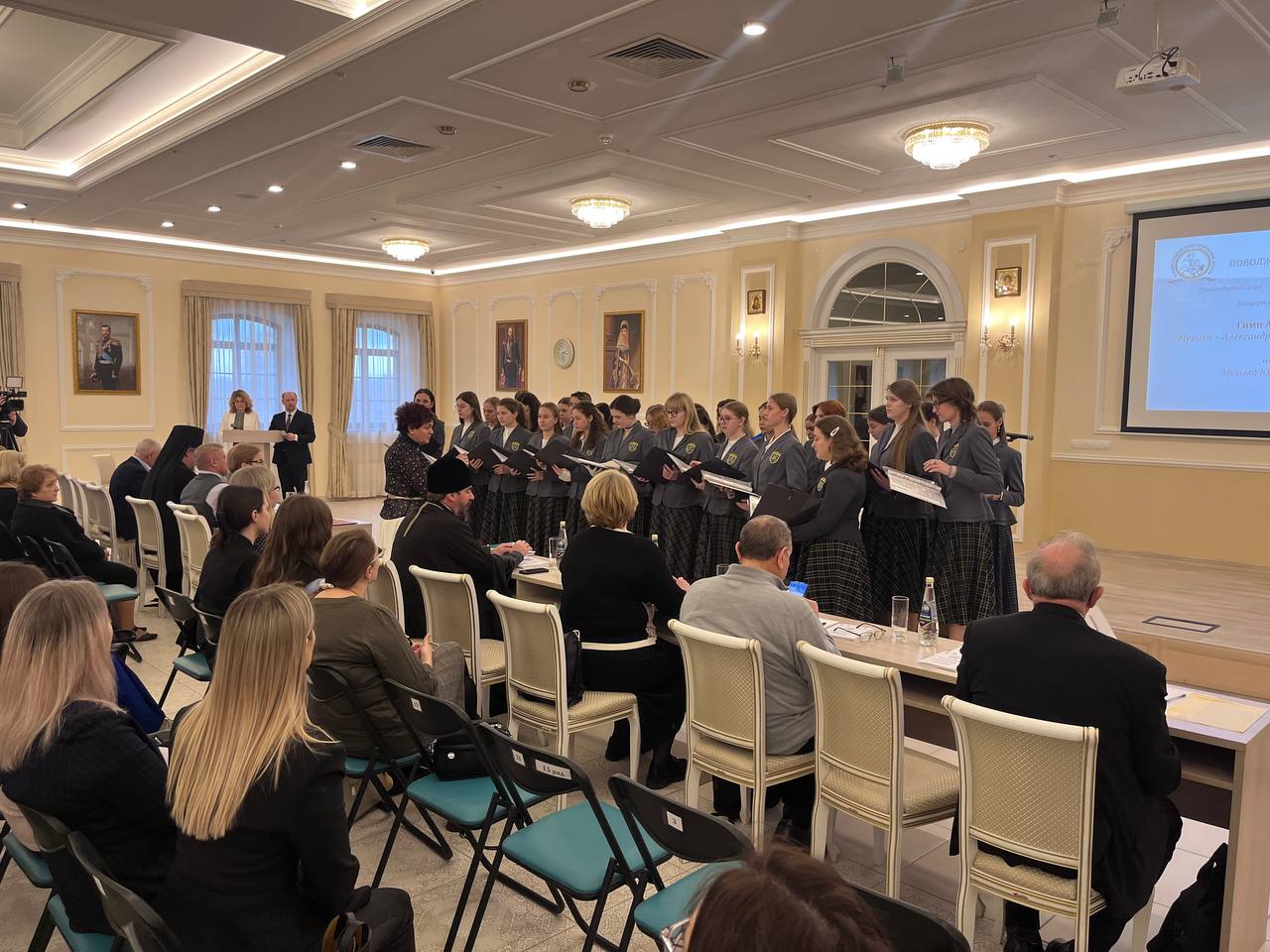 В Поволжской академии Святителя Алексия в Тольятти проходит Всероссийский педагогический форум