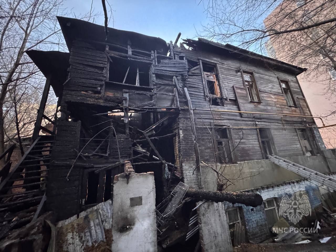 #Официально. О пожаре в Железнодорожном районе Самары 15 ноября в 13:10 поступило сообщение о пожаре по адресу: город Самара, Железнодорожный район, улица Никитинская, дом 4, литер В. Прибывшие подразделения установили...