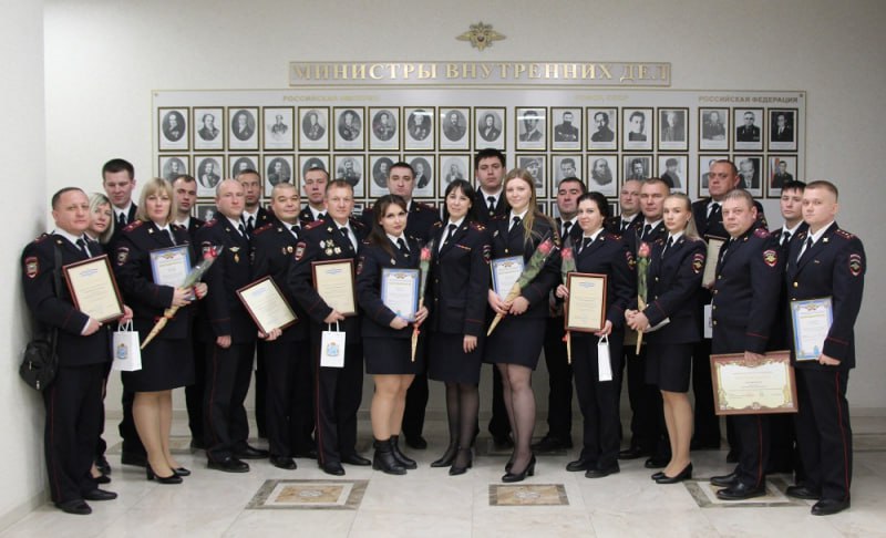 Руководство ГУ МВД России по Самарской области в торжественной обстановке поздравило сотрудников с Днем службы участковых уполномоченных полиции Руководство ГУ МВД России по Самарской области в торжественной обстановке поздравило сотрудников с Днем службы участковых уполномоченных полиции