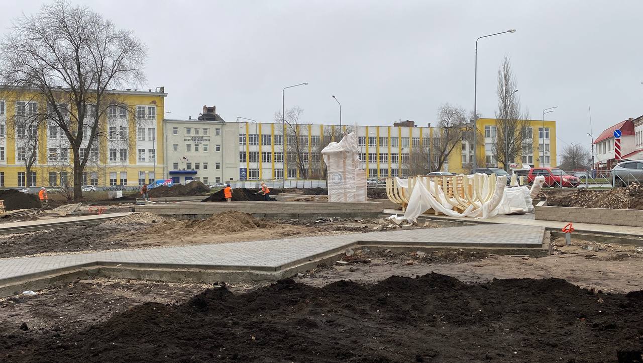 На выездном заседании комитета по развитию городской инфраструктуры, ЖКХ и экологии Самарской городской Думы народные избранники оценили ситуацию на Хлебной площади, где продолжается благоустройство территории На выездном заседании комитета по развитию городской инфраструктуры, ЖКХ и экологии Самарской городской Думы народные избранники оценили ситуацию на Хлебной площади, где продолжается благоустройство территории