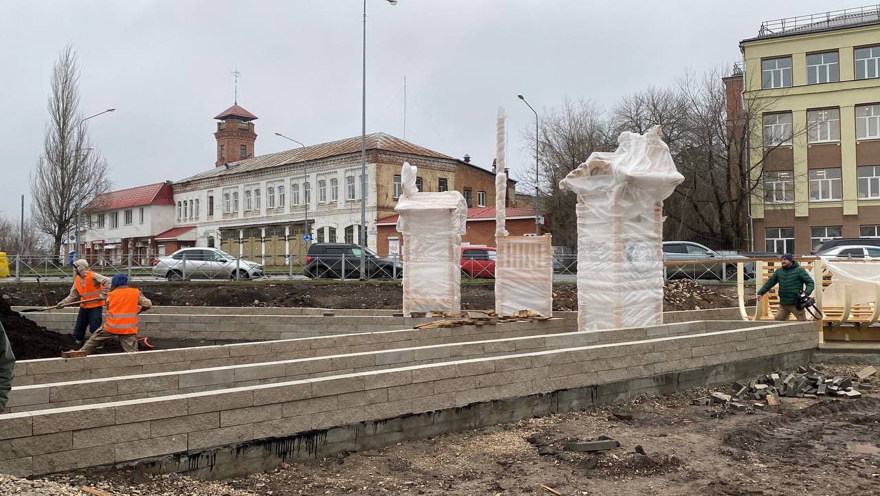 На выездном заседании комитета по развитию городской инфраструктуры, ЖКХ и экологии Самарской городской Думы народные избранники оценили ситуацию на Хлебной площади, где продолжается благоустройство территории На выездном заседании комитета по развитию городской инфраструктуры, ЖКХ и экологии Самарской городской Думы народные избранники оценили ситуацию на Хлебной площади, где продолжается благоустройство территории