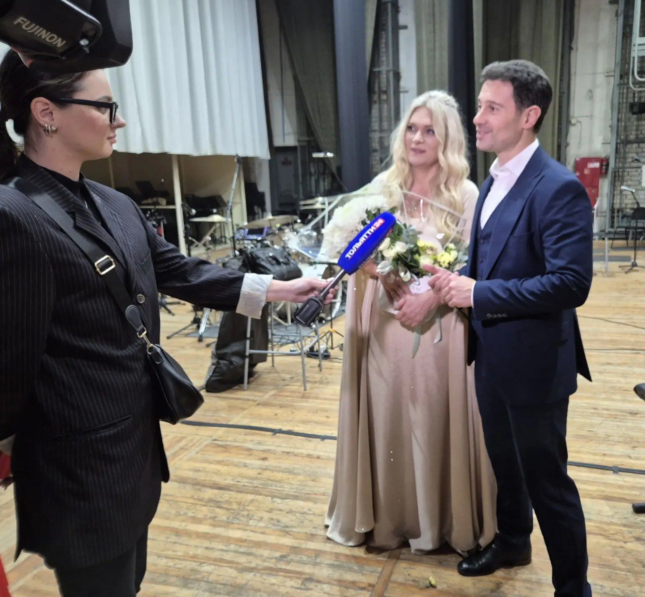 – В Тольятти такой тёплый, просто горячий приём, как будто мы приехали домой! – говорят Антон и Виктория Макарские – В Тольятти такой тёплый, просто горячий приём, как будто мы приехали домой! – говорят Антон и Виктория Макарские