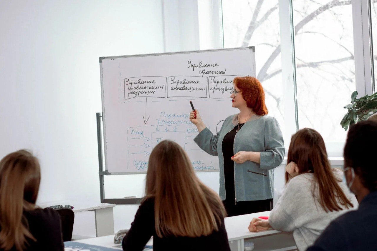 Вячеслав Федорищев обратился к жителям Самарской области по случаю Дня преподавателя высшей школы Вячеслав Федорищев обратился к жителям Самарской области по случаю Дня преподавателя высшей школы