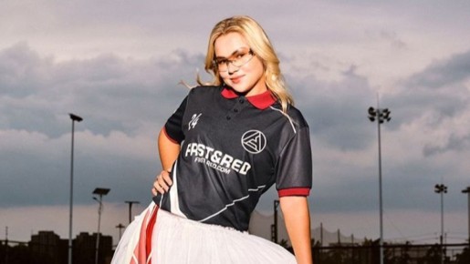 Тольяттинский «Акрон» представил новую игровую форму в коллаборации с теннисисткой Дианой Шнайдер